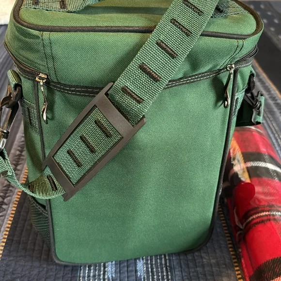 Wine To Go Bundle- PicnicTime Wine Pack Glasses & Outdoor Blanket & Accessories - Picture 10 of 14